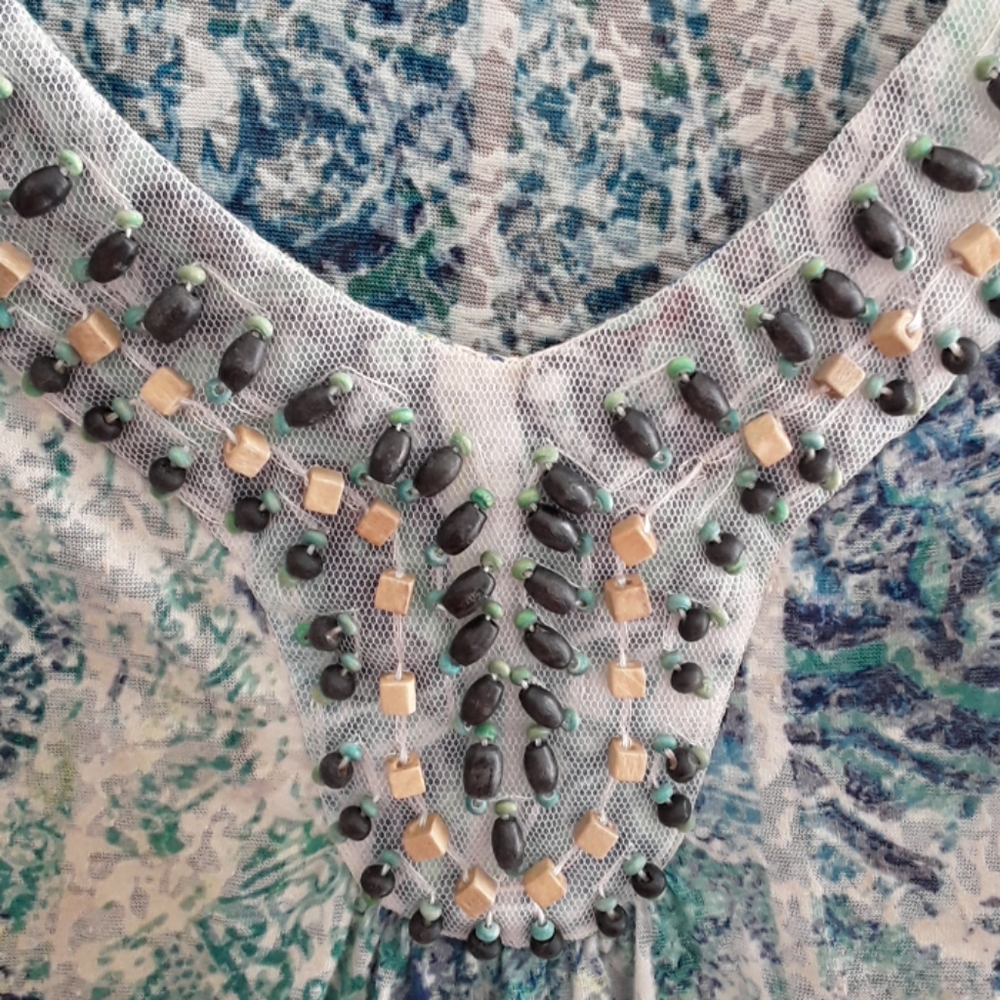 Top - Picture 2 of 4